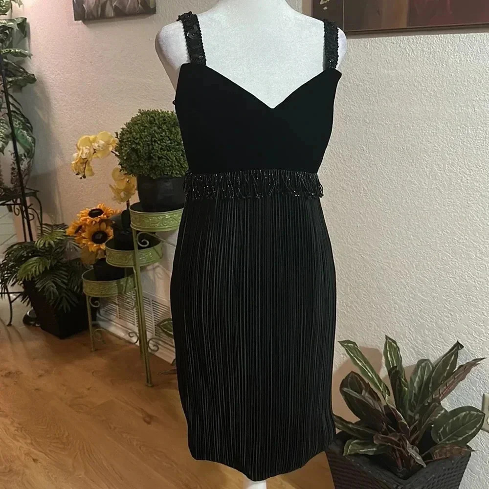 Victor costa beautiful velvet/beade black dress size M